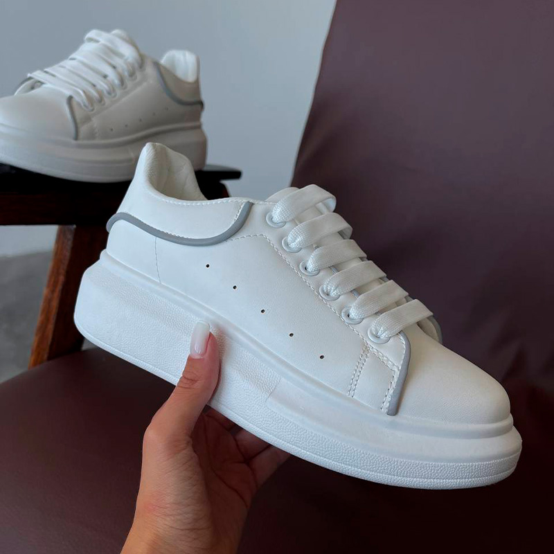 Кросівки Shift White